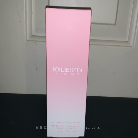 KYLIESKIN FOAMING FACE WASH NWT - Picture 3 of 3
